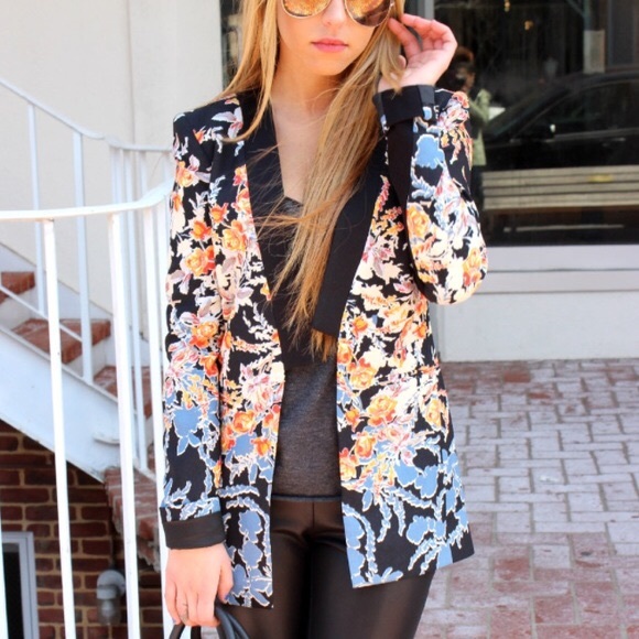 BCBG Floral Blazer - Picture 3 of 8